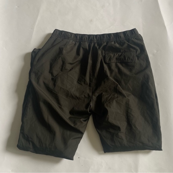 Olive green cargo pants from Uniqlo. Size medium men’s. Lined for the cold. - Picture 5 of 8